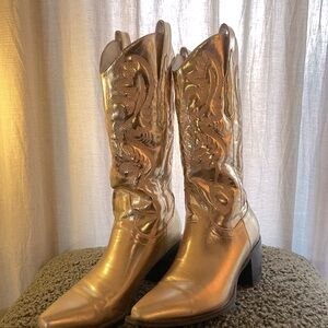 BRILLIANT Gold Heeled Cowgirl Boots / Cowboy Boots -‎ No Name, Used